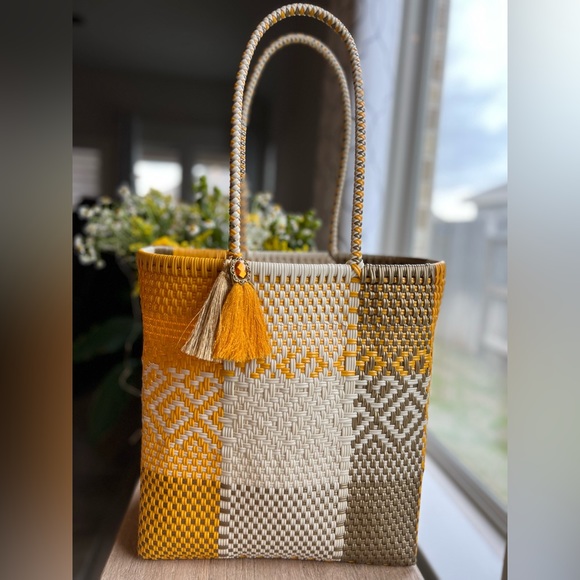 Beautifully handmade - Picture 9 of 10